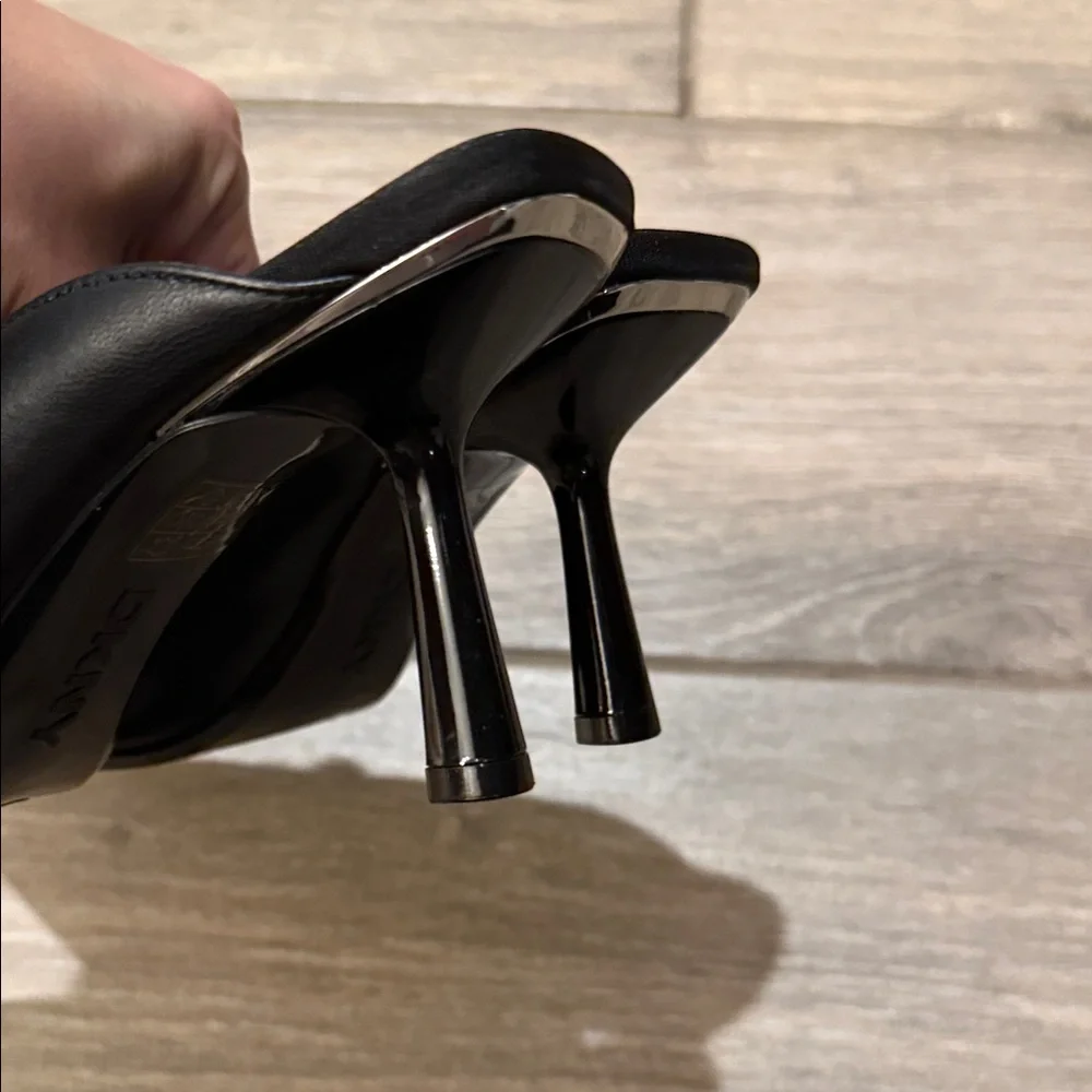 New DKNY Netta Black Pointed Toe Pump Sz 6 M - Picture 10 of 15